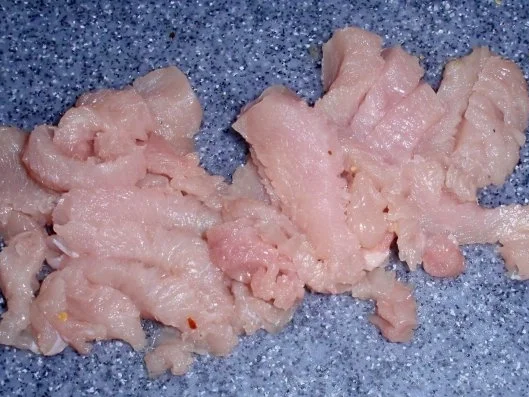 Rezept: Rondini-Putenstreifen mit Käse überbacken und Tomatensalat Bild Nr. 4 Rondini-Putenstreifen mit Käse überbacken und Tomatensalat - Rezept - Bild Nr. 4