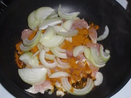 Rezept: Rondini-Putenstreifen mit Käse überbacken und Tomatensalat Bild Nr. 6 Rondini-Putenstreifen mit Käse überbacken und Tomatensalat - Rezept - Bild Nr. 6