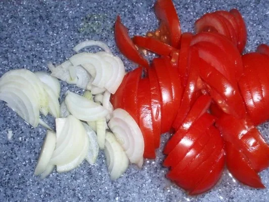 Rezept: Rondini-Putenstreifen mit Käse überbacken und Tomatensalat Bild Nr. 14 Rondini-Putenstreifen mit Käse überbacken und Tomatensalat - Rezept - Bild Nr. 14