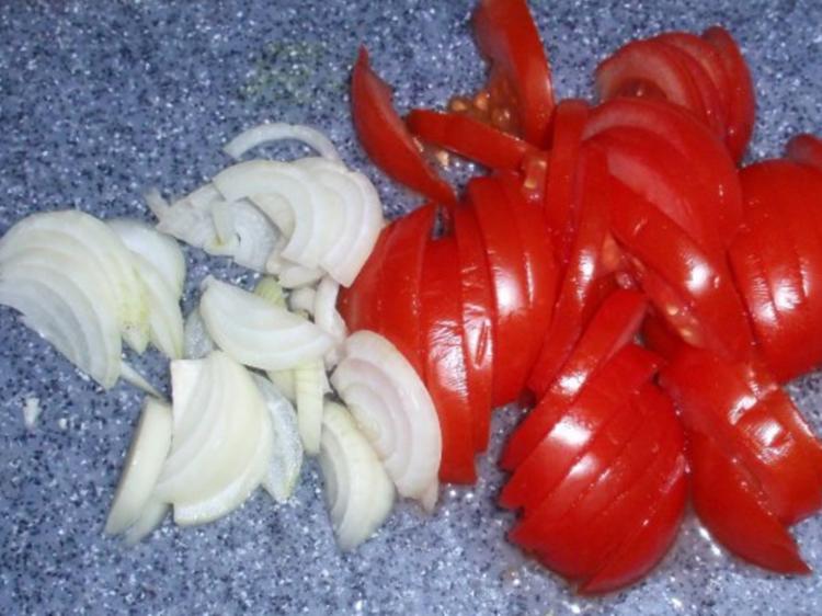 Rondini-Putenstreifen mit Käse überbacken und Tomatensalat - Rezept ...