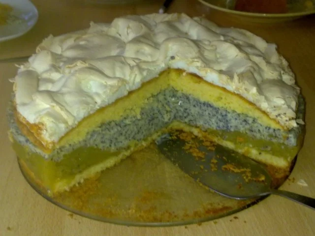 Stachelbeer-Mohnvanillepudding-Torte mit Beißerhaube - Rezept - Bild Nr. 2