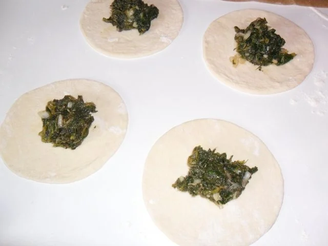 Rezept: Teigtaschen gefüllt mit Spinat-libanesisch Bild Nr. 5 Teigtaschen gefüllt mit Spinat-libanesisch - Rezept - Bild Nr. 5
