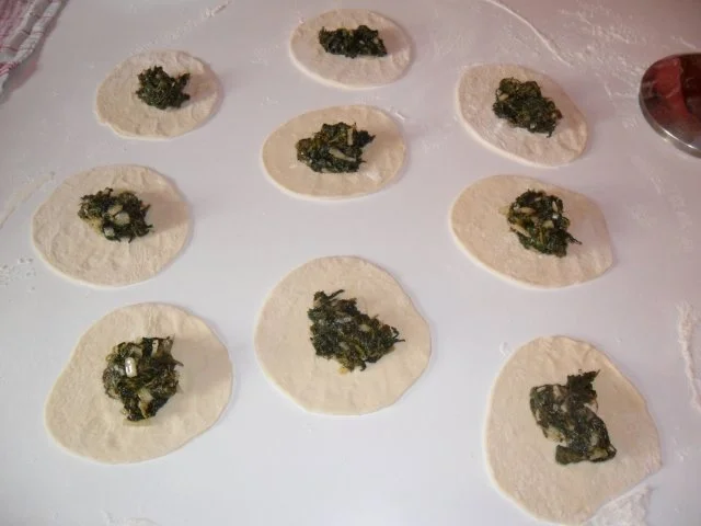 Rezept: Teigtaschen gefüllt mit Spinat-libanesisch Bild Nr. 6 Teigtaschen gefüllt mit Spinat-libanesisch - Rezept - Bild Nr. 6