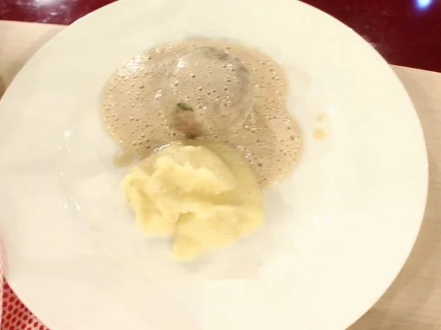 Kleiner falscher Hase mit Zwiebelsoße und Kartoffelpüree à la Kleeberg - Rezept