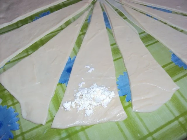 Schicht Hörnchen mit Käse - Katmer Pogaca - Rezept - Bild Nr. 12