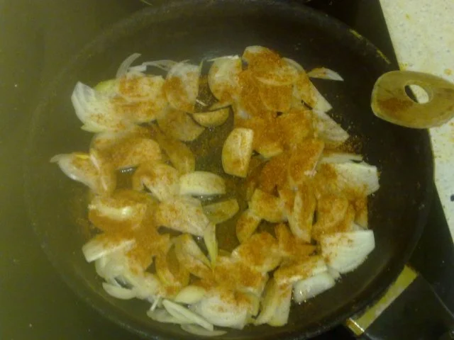 Hackbraten mit Käsefüllung und einer Zwiebelsoße - Rezept - Bild Nr. 9