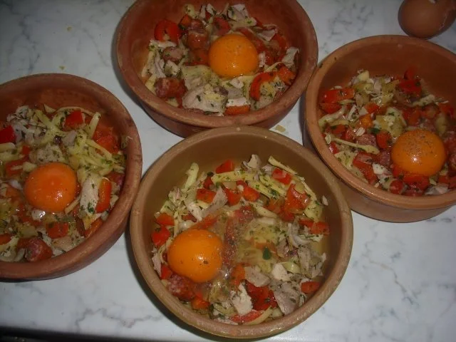 Spiegelei auf Hähnchen-Paprikabett - Rezept - Bild Nr. 5