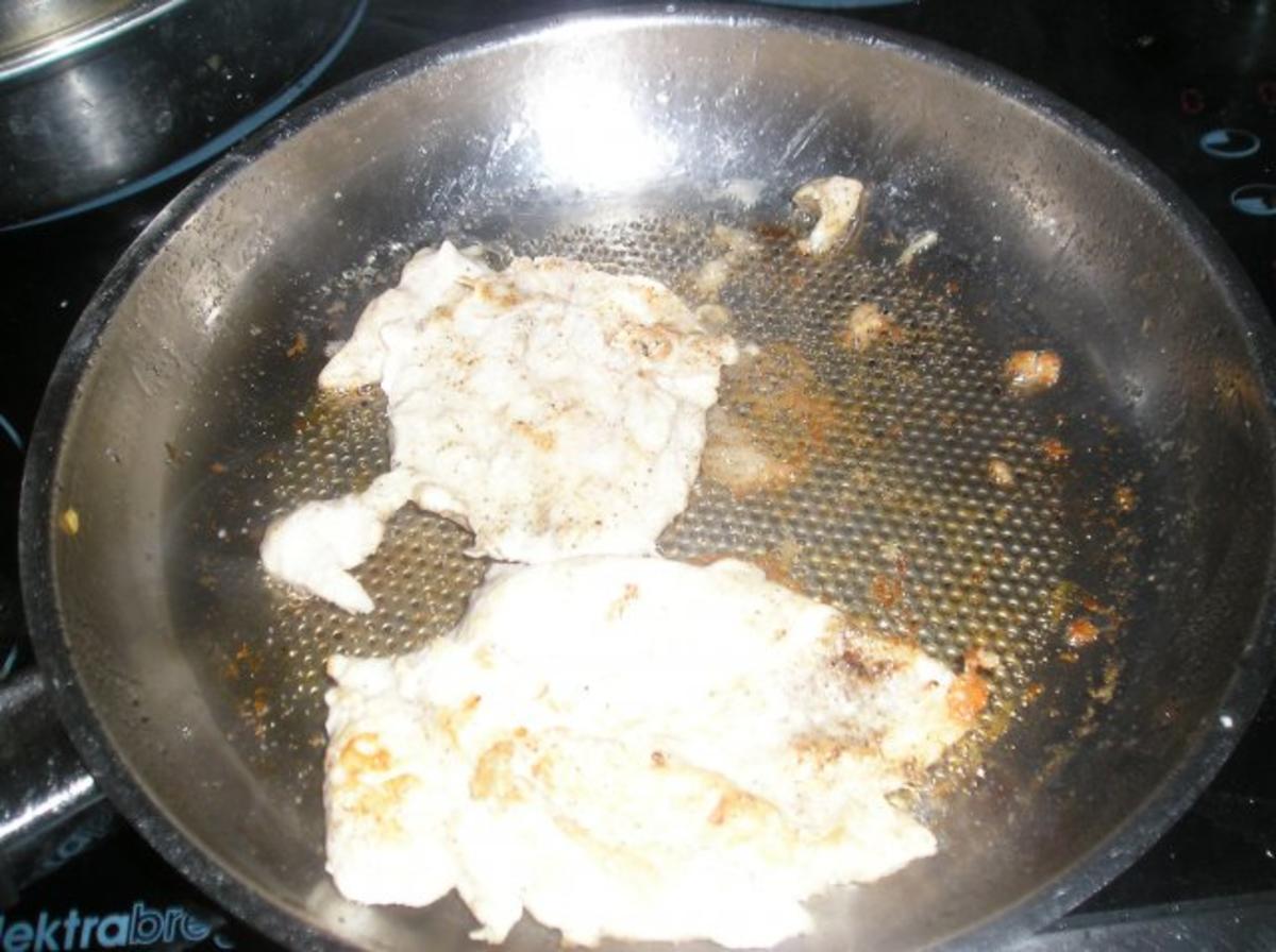 Putenschnitzel mit Eierschwammerlgulasch - Rezept - Bild Nr. 3