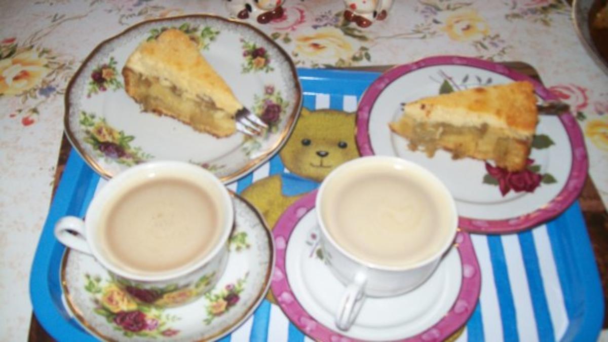 Irenes Rhabarberkuchen mit Eierlikör und Baiser - Rezept