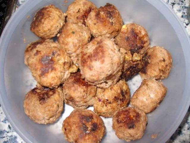 Partyfrikadellen auf italienische und griechische Art - Rezept