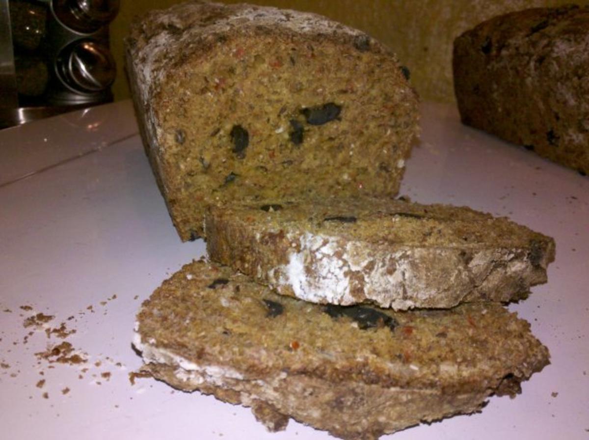 Brot: Mediteran-pikantes Mehrkornbrot - Rezept
