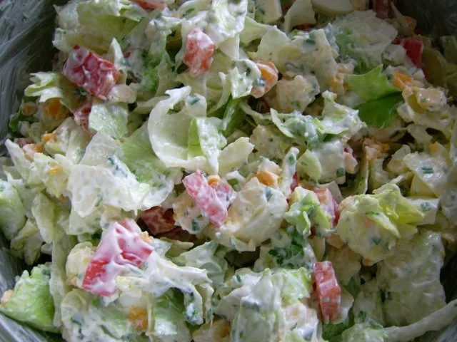 bunter Salat trifft Käse und Ei - Rezept