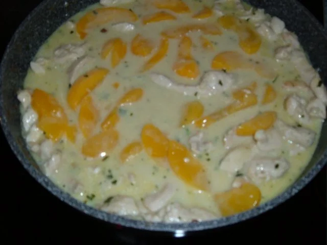 Rezept: Geflügel : Putengenschnetzeltes mit Pfirsich Bild Nr. 5 Geflügel : Putengenschnetzeltes mit Pfirsich - Rezept - Bild Nr. 5