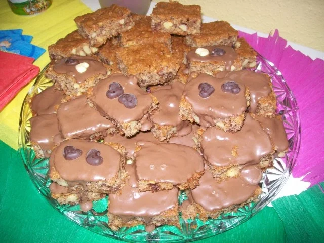 Rezept: Nuss Schnitten mit Schokolade Nuss Schnitten mit Schokolade - Rezept