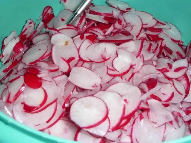 Rezept: Radieschen-Salat Bild Nr. 3 Radieschen-Salat - Rezept - Bild Nr. 3