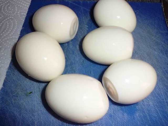 Rezept: Erdbeer-Käse-Eier-Platte Bild Nr. 6 Erdbeer-Käse-Eier-Platte - Rezept - Bild Nr. 6