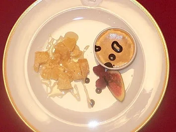 Parmigiano rosso mit Trüffel-Honig und Parfait von Balsamico und Schokolade - Rezept