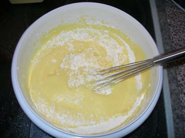 Erdbeertorte mit Schmand auf Biskuitboden - einfach und lecker! - Rezept - Bild Nr. 5