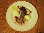 Hirschrücken mit Kruste an Preiselbeerschaum und Kartoffelpüree - Rezept