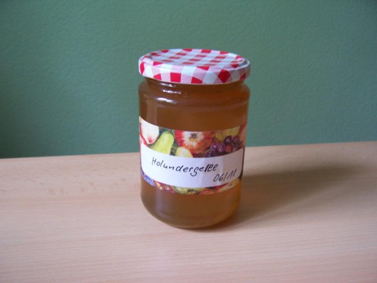 Holundergelee mit Holunderblüten und Apfelsaft - Rezept mit Bild ...