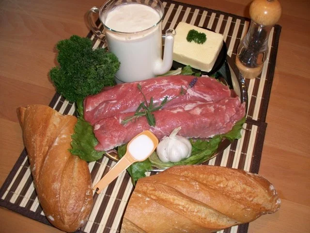 Schweinefilet in Lavendel-Petersilie-Knoblauch-Sahne Soße. - Rezept