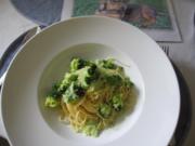 Broccoli-Sahne-Sauce auf Spaghetti - Rezept
