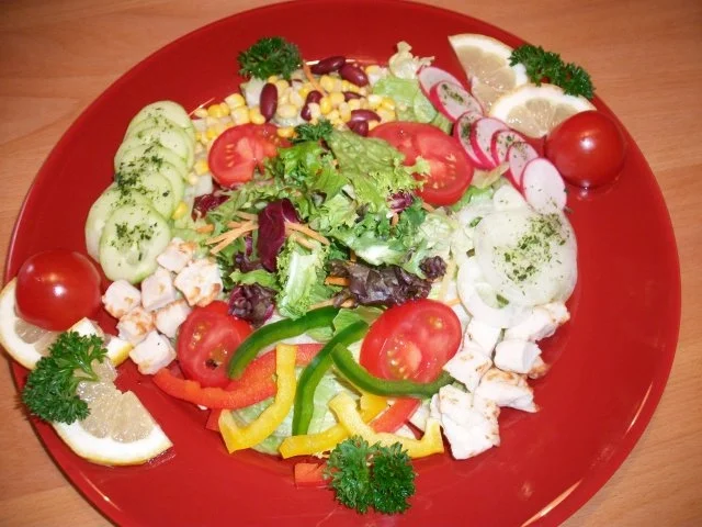 Andy´s Bunter Lieblingssalat mit Joghurt Dressing. - Rezept