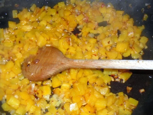 Scharfes Hähnchen-Paprika-Ragout mit Minz-Bulgur - Rezept - Bild Nr. 7