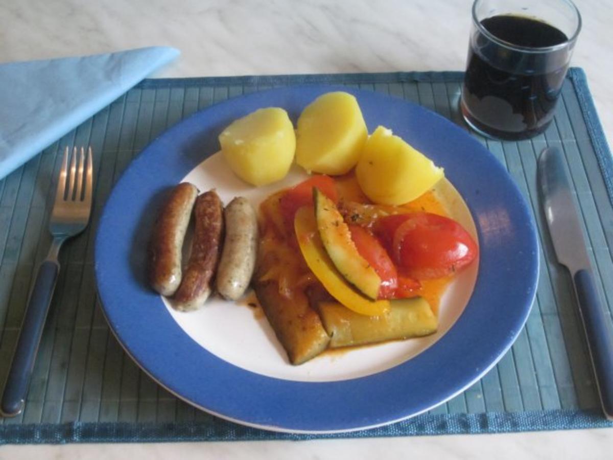 Sommergemüse mit Thüringer Bratwurst ... - Rezept - kochbar.de