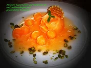 Melonen-Sorbet auf seinem Couli mit Porto und Pistazien - Rezept