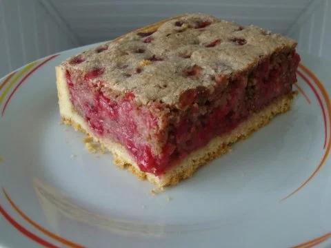 Rezept: großer Johannisbeerkuchen mit Nußbaiser großer Johannisbeerkuchen mit Nußbaiser - Rezept