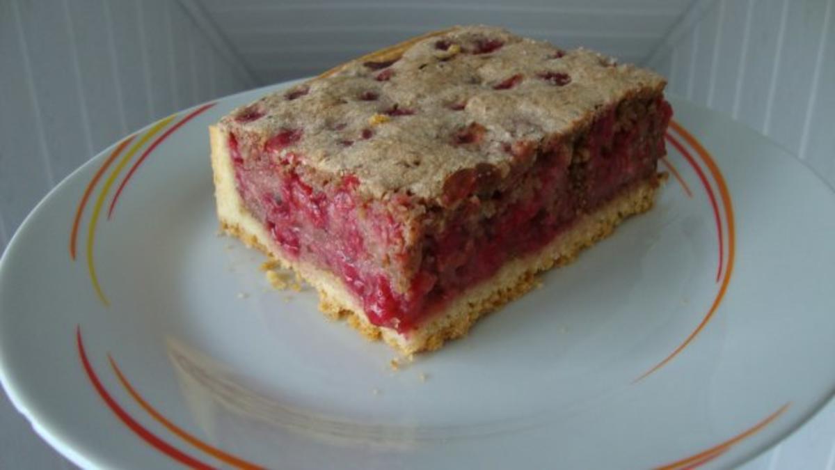 Bilder für großer Johannisbeerkuchen mit Nußbaiser - Rezept