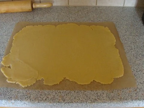 Rezept: großer Johannisbeerkuchen mit Nußbaiser Bild Nr. 3 großer Johannisbeerkuchen mit Nußbaiser - Rezept - Bild Nr. 3