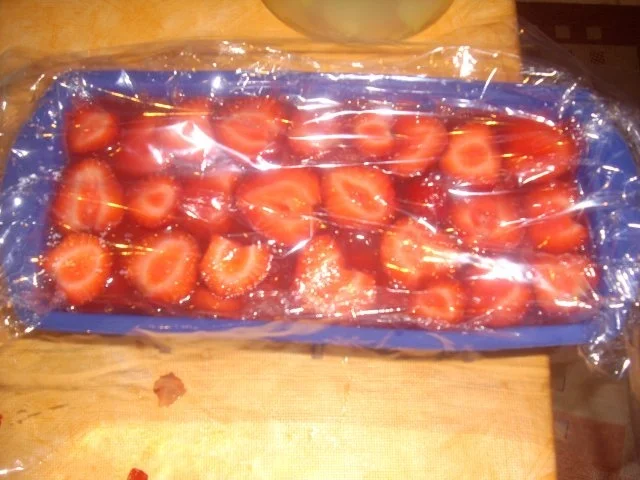 Rezept: Wassermelonegelee mit Früchten Bild Nr. 4 Wassermelonegelee mit Früchten - Rezept - Bild Nr. 4