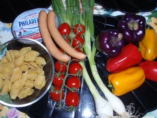 Bunte-Würstchen-Nudel-Pfanne - Rezept - Bild Nr. 2