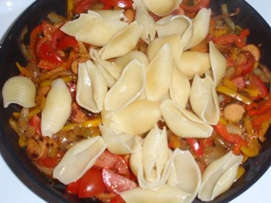 Bunte-Würstchen-Nudel-Pfanne - Rezept - Bild Nr. 10