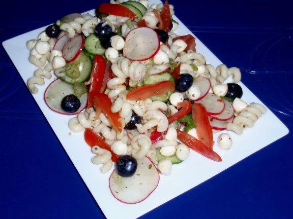 Rezept: Nudelsalat a la Linda Bild Nr. 11 Nudelsalat a la Linda - Rezept - Bild Nr. 11