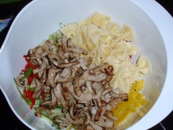 Rezept: Nudelsalat *Sommerlaune* Bild Nr. 12 Nudelsalat *Sommerlaune* - Rezept - Bild Nr. 12