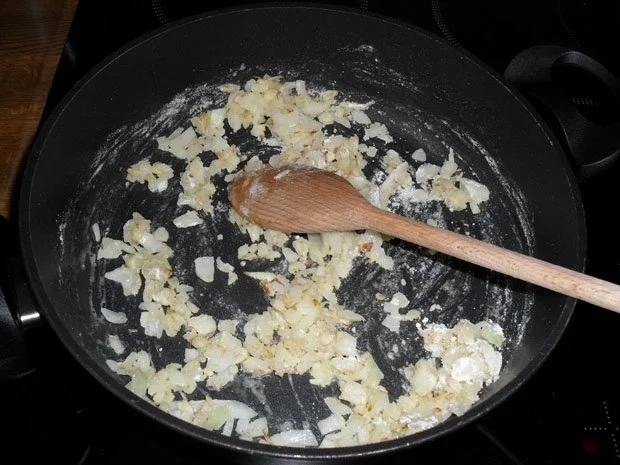 Kartoffel-Gratin mit Kräuter-Bechamelsoße - Rezept