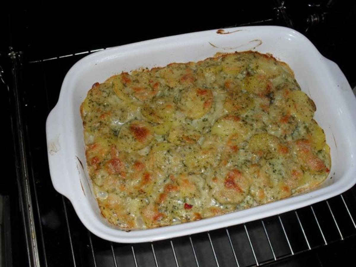 Kartoffel-Gratin mit Kräuter-Bechamelsoße - Rezept - Bild Nr. 5