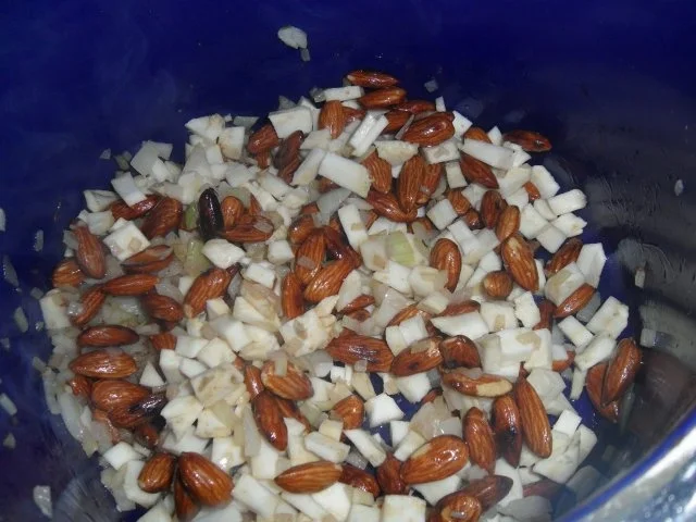 Rezept: Trauben-Mandelsuppe Bild Nr. 6 Trauben-Mandelsuppe - Rezept - Bild Nr. 6