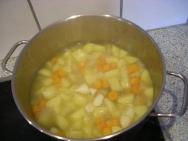 Rezept: Kartoffelsuppe Bild Nr. 4 Kartoffelsuppe - Rezept - Bild Nr. 4