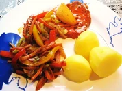 Gemüsepfanne,  mit einem Nackensteak gedünstet ... - Rezept