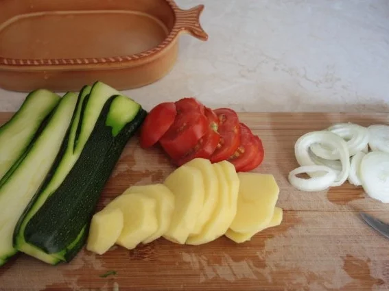 Rezept: Kartoffeln-Tomaten-Zucchini-Gratin Bild Nr. 3 Kartoffeln-Tomaten-Zucchini-Gratin - Rezept - Bild Nr. 3