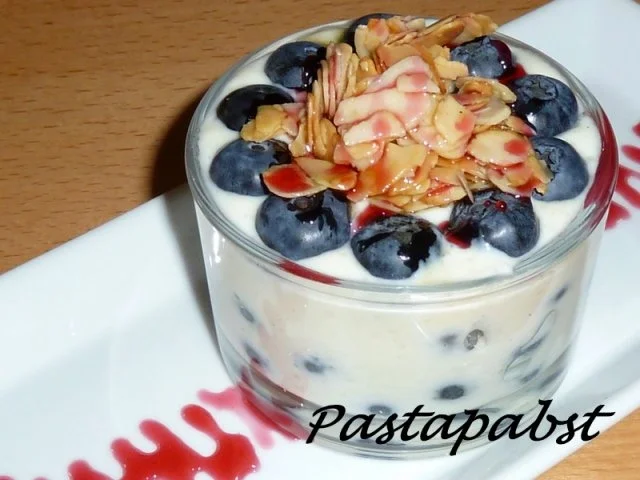 Rezept: Ingwerquark mit Heidelbeeren Bild Nr. 2 Ingwerquark mit Heidelbeeren - Rezept - Bild Nr. 2