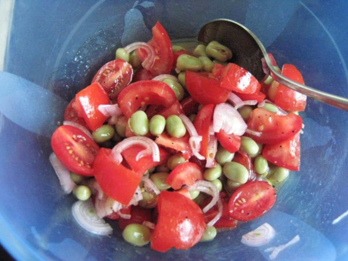 Panzanella italienischer Brot-Tomaten-Salat (ein kleiner Sattmacher für ...