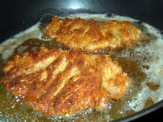 Scharfe Kalbsschnitzel mit Rosmarin-Knoblauch-Drillingen - Rezept - Bild Nr. 6