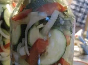 Rezept: Zucchini süßsauer mit Paprika Zucchini süßsauer mit Paprika - Rezept