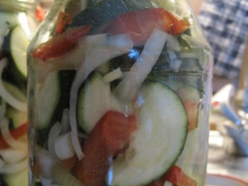 Zucchini süßsauer mit Paprika - einfach - von kuechenfreund Zucchini süßsauer mit Paprika - einfach - von kuechenfreund