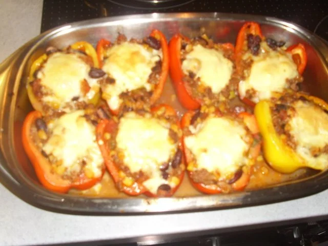 Rezept: Quer gefüllte Paprikaschoten Bild Nr. 7 Quer gefüllte Paprikaschoten - Rezept - Bild Nr. 7